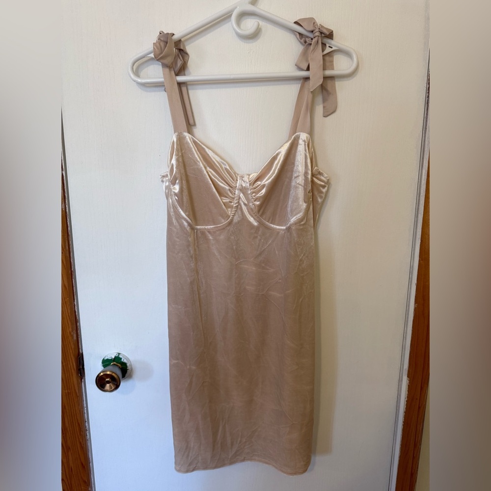 🪩2/20 Garage- night dress, dress L brand new